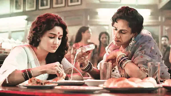 Alia Bhatt and Vijay Raaz in Gangubai online