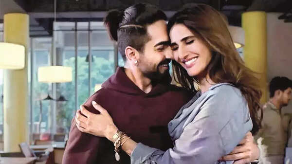 Ayushmann Khuranna and Vaani Kapoor online