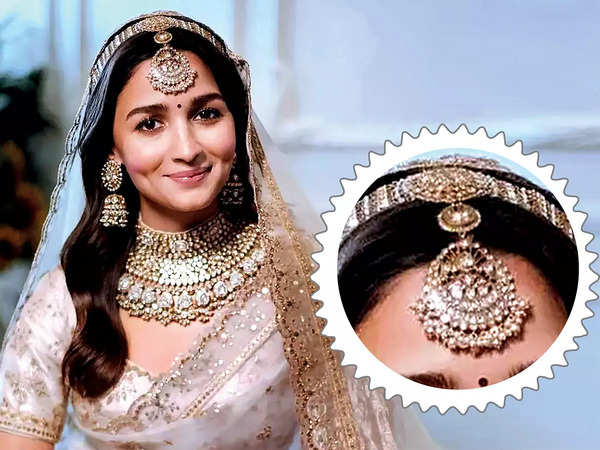 Maatha pattis to headbands: Celeb-inspired hair accessories are must-haves  for brides - Times of India