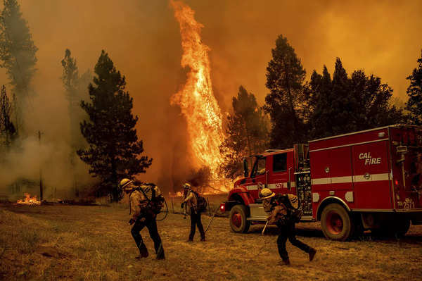California wildfire rages as US engulfed in heat wave