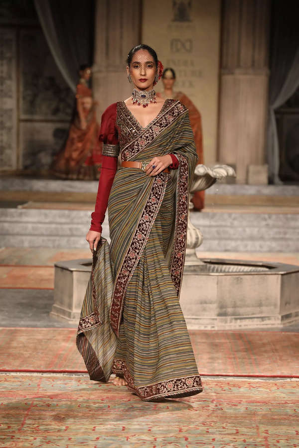 FDCI India Couture Week 2022: JJ Valaya celebrates 30 years in