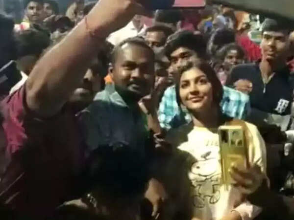 Yashika Embed