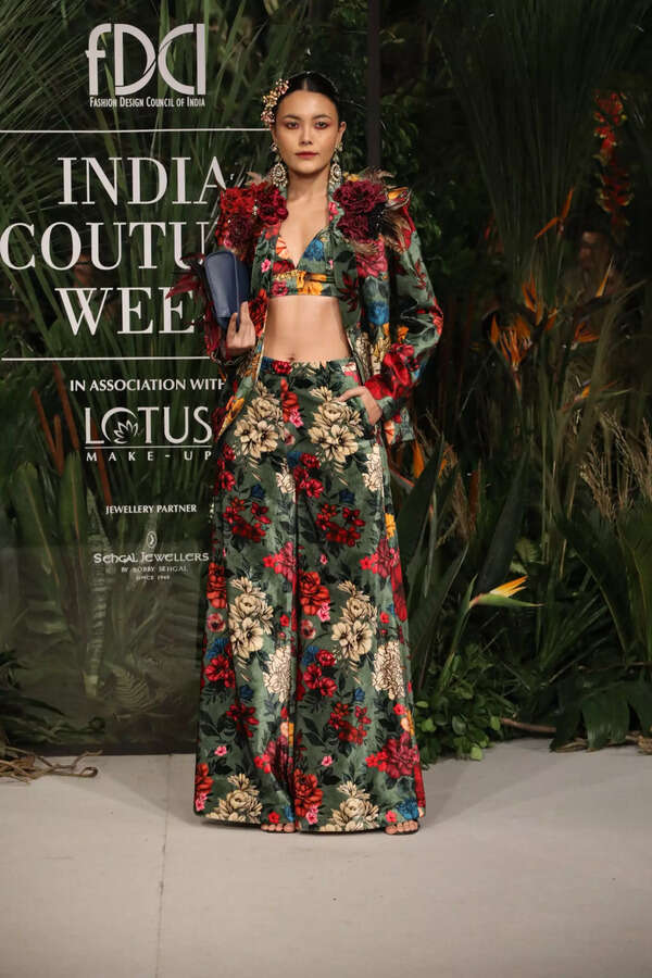VARUN BAHL AT FDCI INDIA COUTURE WEEK 2022 (6)