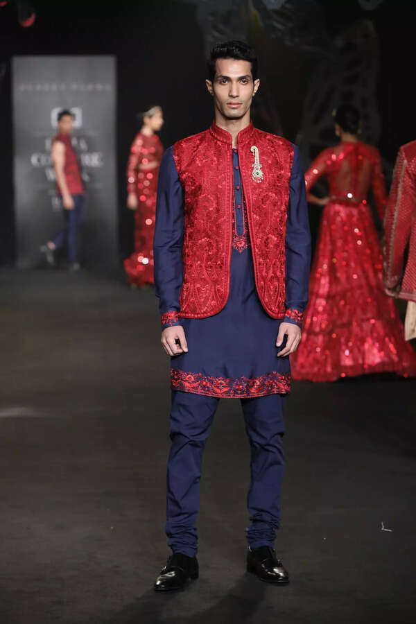 SUNEET VARMA AT FDCI India Couture Week 2022 (14)