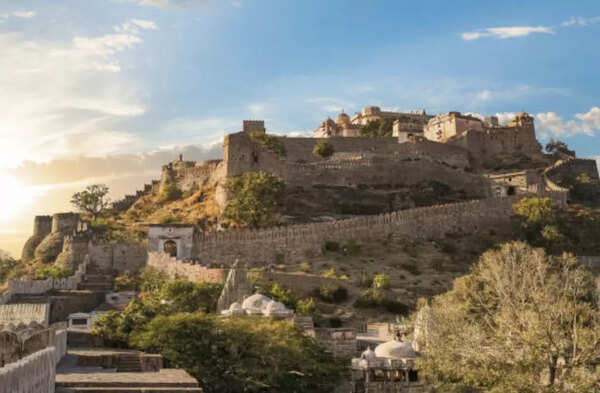 Check out the majestic Kumbhalgarh fort in Rajsamand district