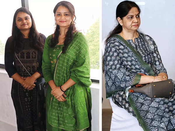 (L) Hemlata and Kamakshi Yadav (R) Kamla Shankar