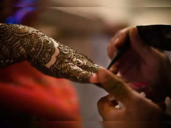 mehndi design easy • ShareChat Photos and Videos