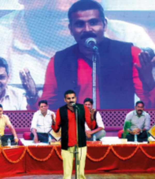 Kavi sammelan, mushaira held