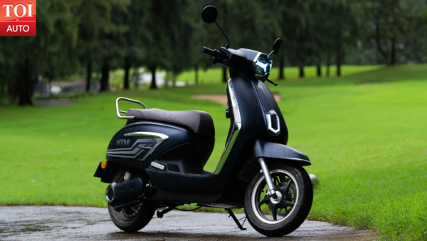 IVOOMi JetX electric scooter