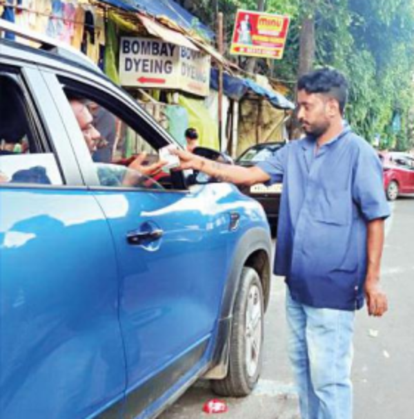 From Rs 20/hr to Rs 30/hr, parking fee rises in Gariahat as day wears on