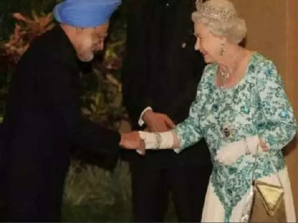 Former PM Manmohan Singh with Queen Elizabeth II in November 2019. File photo queen elizabeth ii