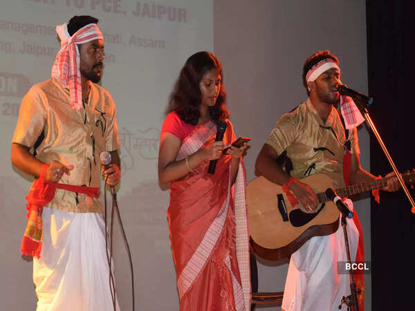 Students of Assam performing at the closing ceremony