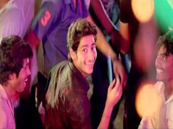 Zing-Zing-Zingat-Lyrics-marathi-768x403