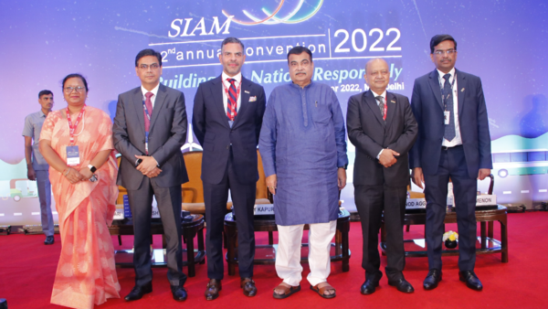 Third from the right - Nitin Gadkari with other delegates at the 62nd SIAM Annual Conference