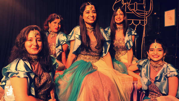 Dekh Behen (3)