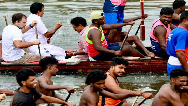 Snake boat race