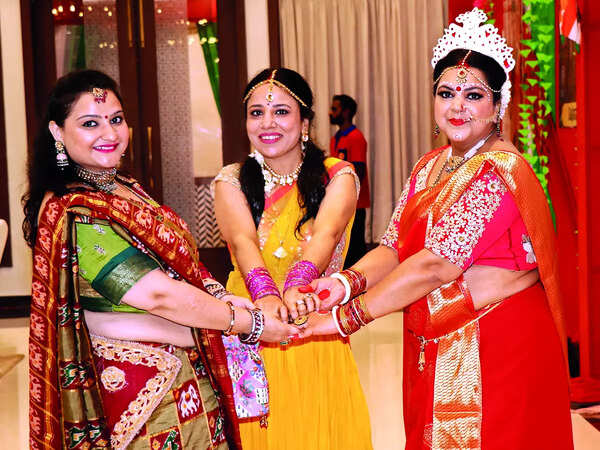 Shiva Shelat, Varsha and Nidhi