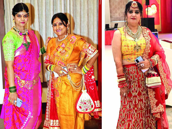 (L) Kirti Darolia and Shilpi Manshingha (R) Neelu Rupani