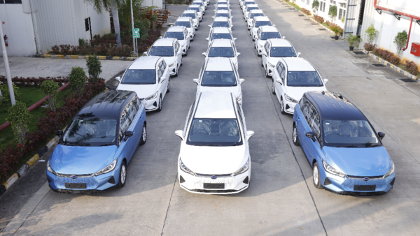 BYD completed deliveries of 450 units of its E6 electric MPV by September