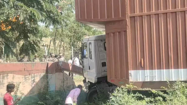 Vadodara road accident