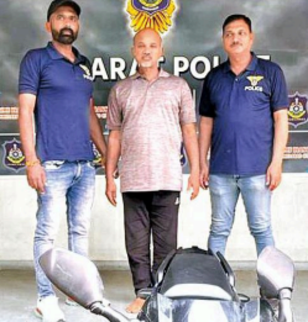 2 held with pistols, vehicle thief nabbed