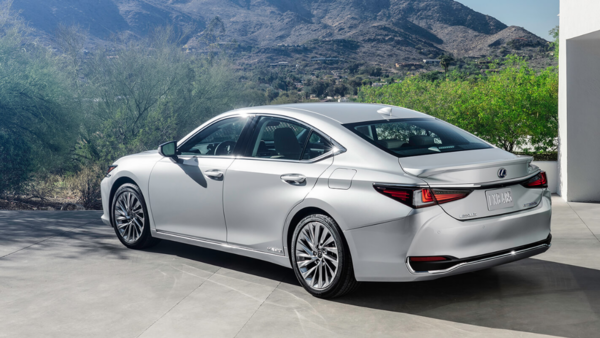 Made-in-India Lexus ES 300H upgraded for 2022: Here are all the details! -  Times of India