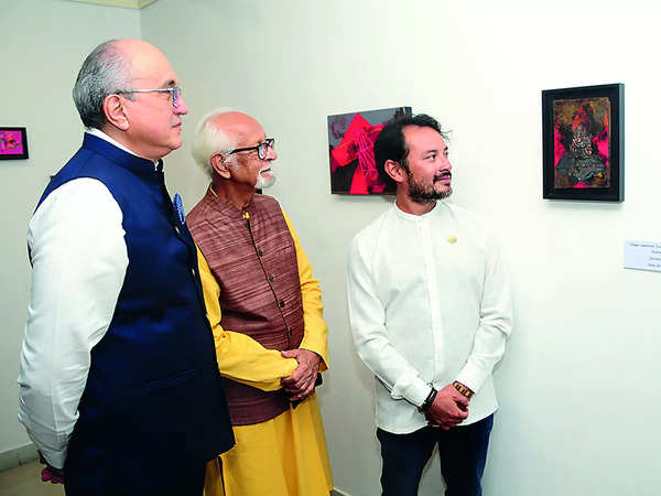 A painting exhibition by an artist from El Salvador in Lucknow ...