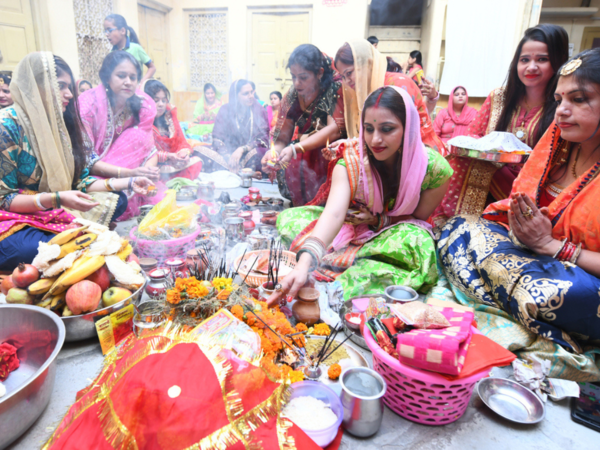 Happy Karwa Chauth 2022: Images, Quotes, Wishes,