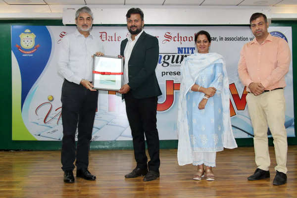 Twelve schools participated in the IT Utsav held in Amritsar