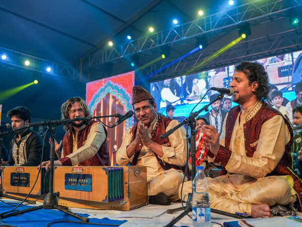 Nizami Bandhu's rendition of Kun Faya Kun was one of the highlights of the evening
