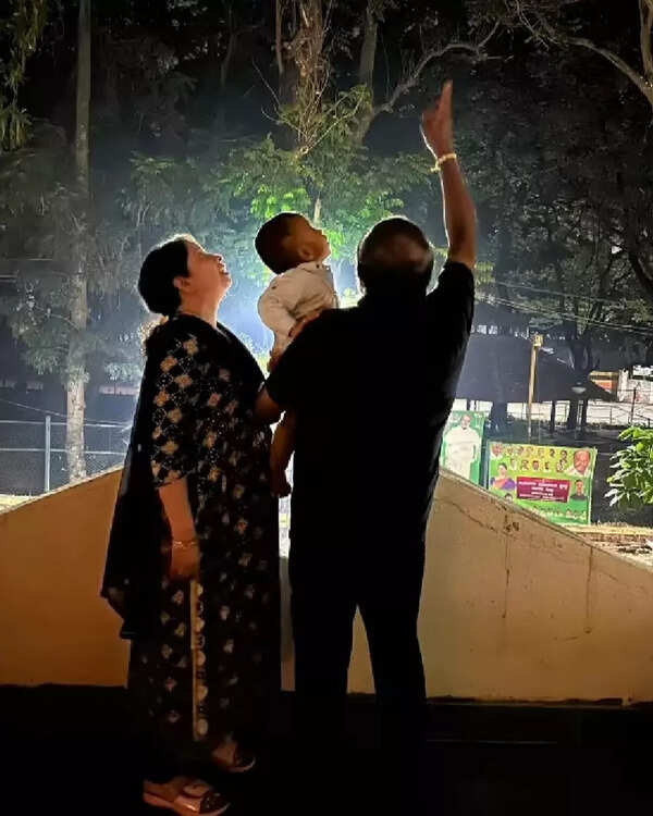 nikhil.