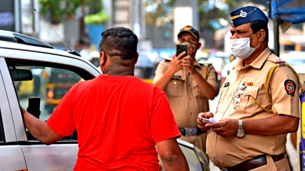 IT'S MANDATORY TO BUCKLE UP IN THE REAR SEATS TOO! - Times of India