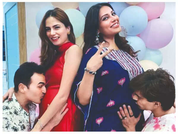 Ayaz and Karan with Jannat and Bipasha Basu
