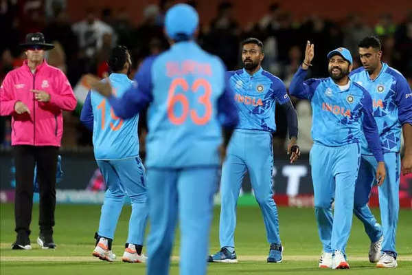 Embed-Team-India-0411-AFP