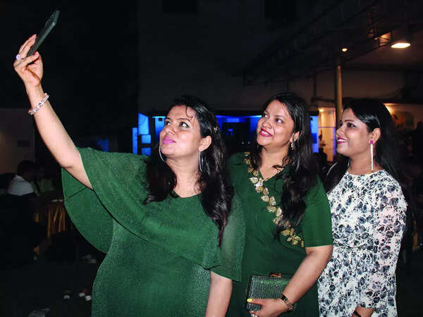 (L-R) Sanjolika, Saraswati and Charu
