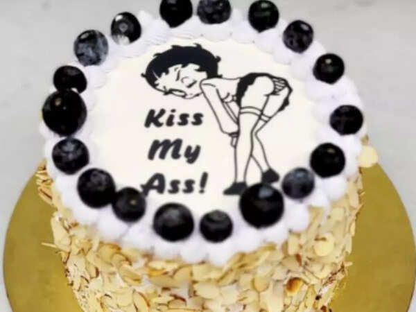 Neha Bhasin cake