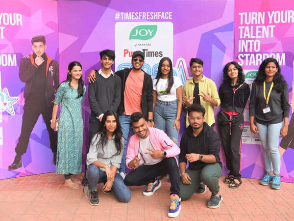 Celeb judge Akshay Tanksale with the winners from MIT WPU