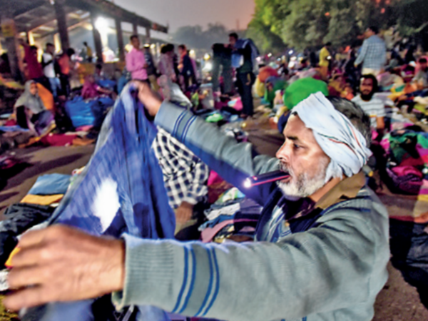 Ladies Sports Track Pants, Gender : Female, Technics : Machine Made at Rs  300 / Piece in Faridabad