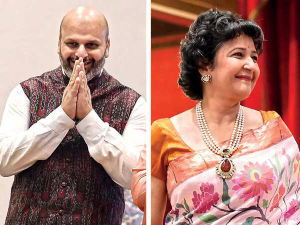 Designer Gautam Gupta and Madhuri Halwasiya, FICCI FLO Initiative Head for handloom