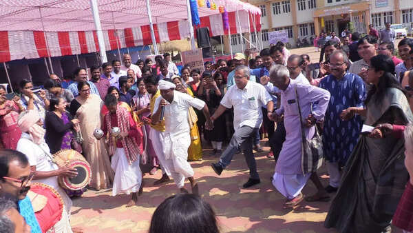 International Fest ‘Unurum’ begins at FM University