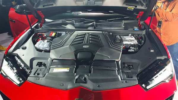 Lamborghini Urus Performante engine