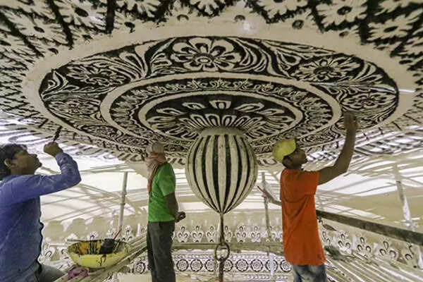 Restoration of the ceiling medallion at Abdullah Qutb Shah's mausoleum