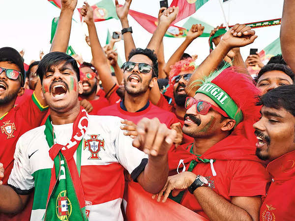 Qatar buys his fans from India and Bangladesh because no one wants to  travel to Qatar 🤡 : r/futebol