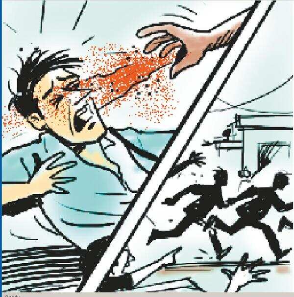 Duo throw chilli powder on man, snatch Rs 32,000