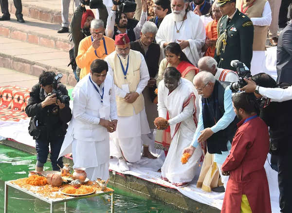 अंतर्राष्ट्रीय गीता महोत्सव कुरुक्षेत्र के उद्घाटन के अवसर पर भारत की राष्ट्रपति द्रौपदी मुर्मू