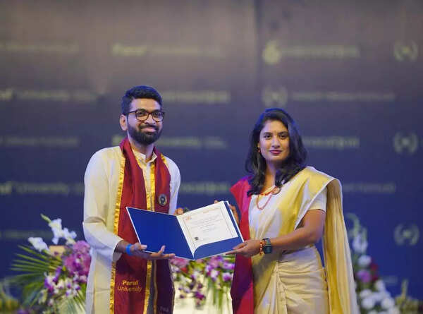 Parul University concludes the 6th convocation ceremony with Sonu Sood and Mithali Raj as guests of honour in the presence of 6,468 graduating students and 74 gold medalists – Times of India