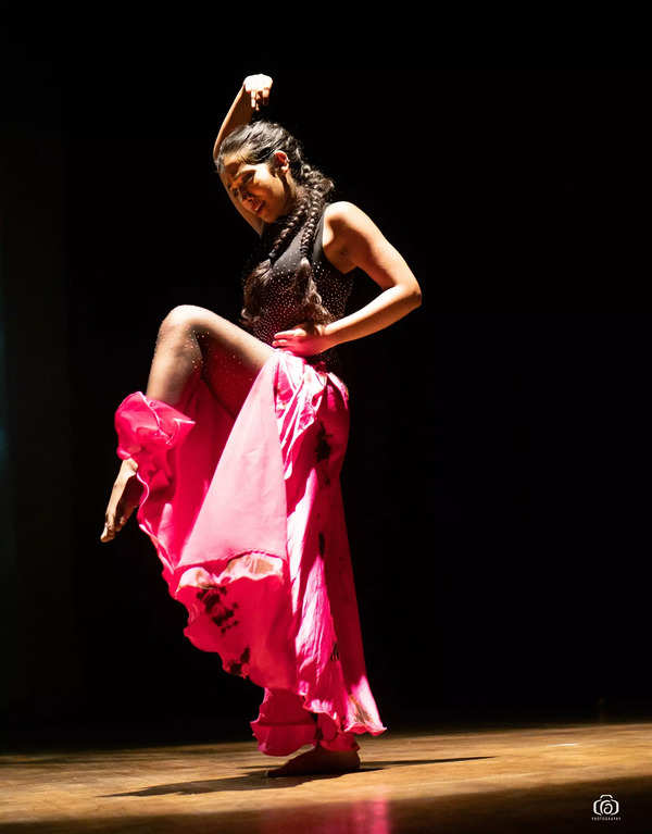 Artistes tell the story of poet Papusza through a belly dance - Times ...