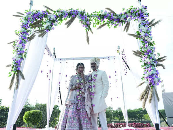 Happu Ki Ultan Paltan actress Kamna Pathak and Sandeep Shridhar at their wedding