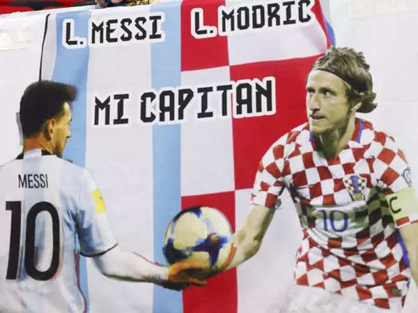 Embed-Messi-Modric-REU1112