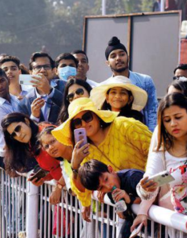 Doughnut, Vijay’s Joy outsprint competitors to win Times Race